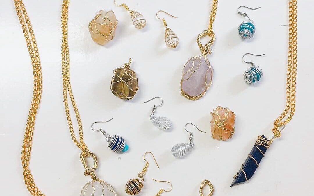 Caged Crystal and Stone Jewelry Workshop