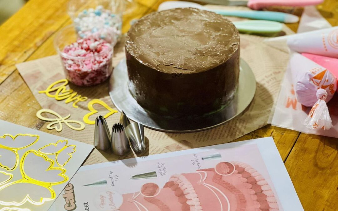 Sip ‘n Swirl: Valentine’s Cake Decorating Workshop